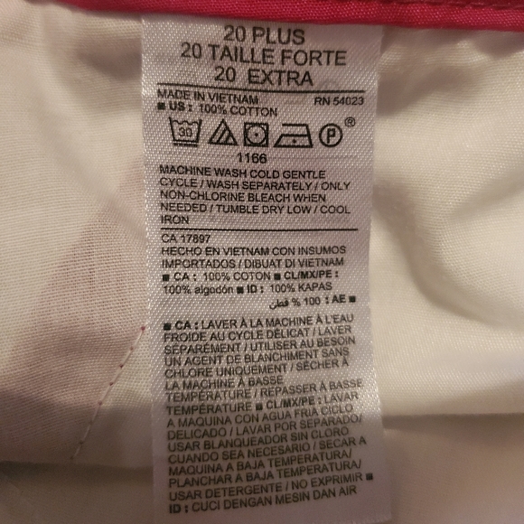 Old Navy Everyday Shorts - Picture 3 of 4